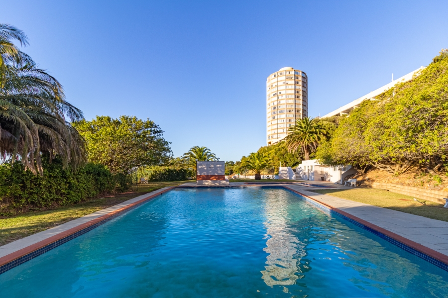 1 Bedroom Property for Sale in Vredehoek Western Cape